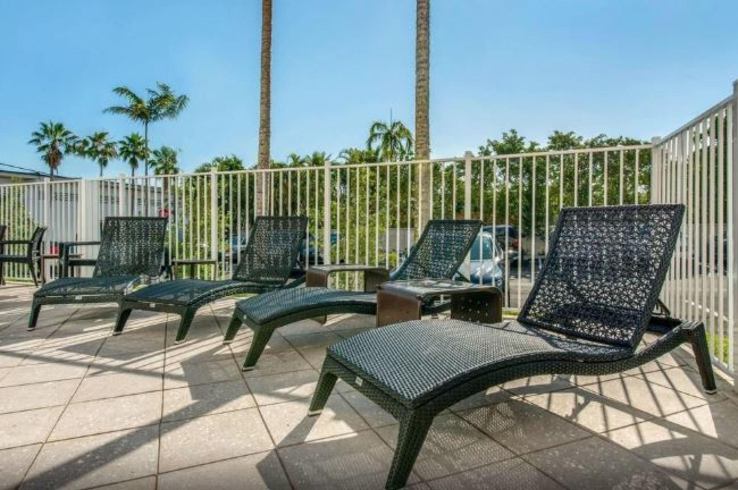 Comfort Suites Fort Lauderdale Airport & Cruise Port Dania Beach Exterior foto