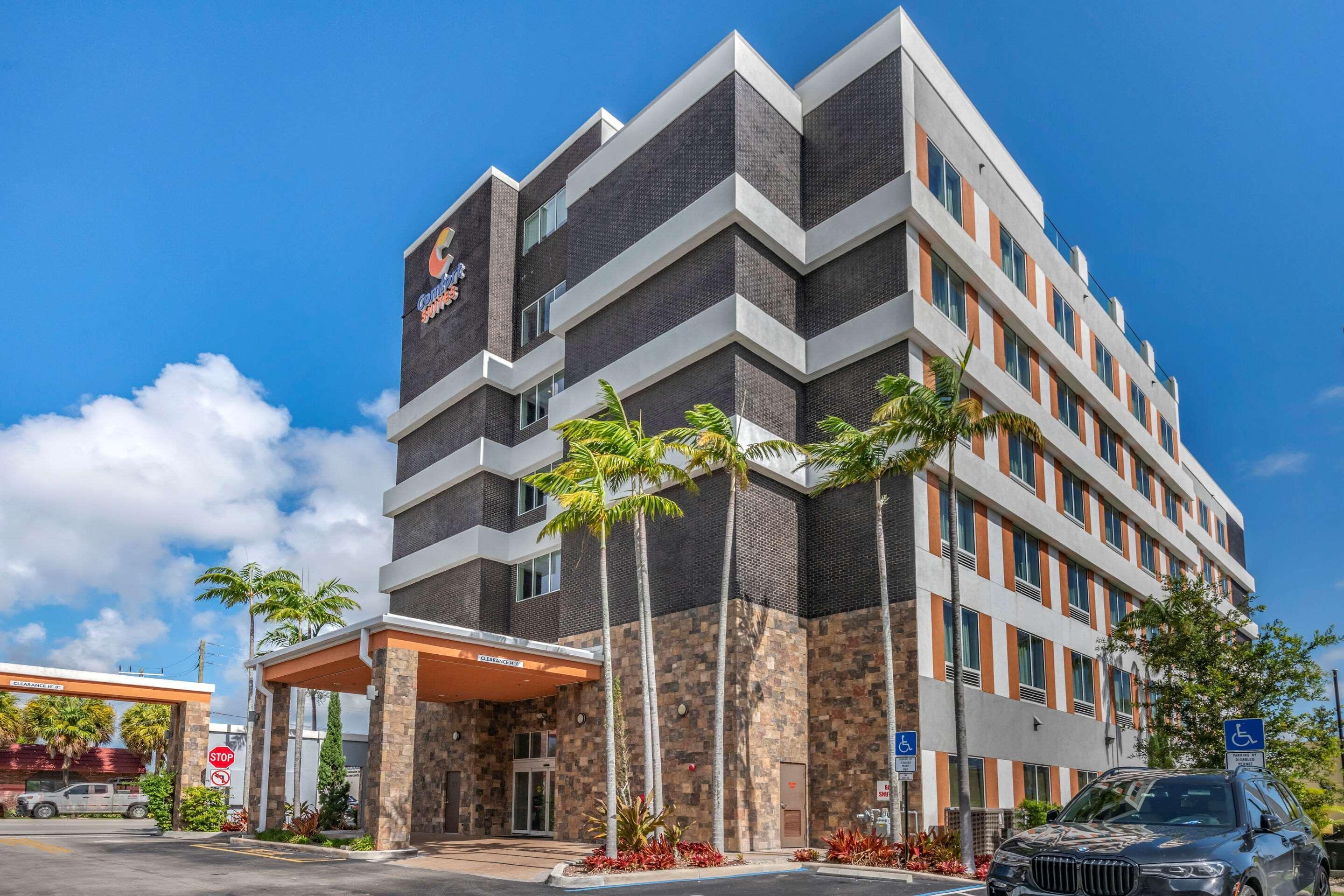 Comfort Suites Fort Lauderdale Airport & Cruise Port Dania Beach Exterior foto